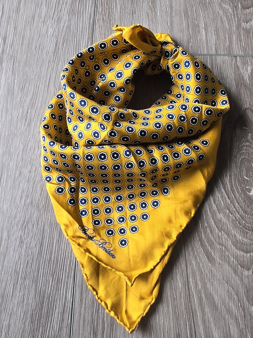 Vintage Brooks Brothers Pocket Square Scarf Gold Navy Foulard Medallion 17"
